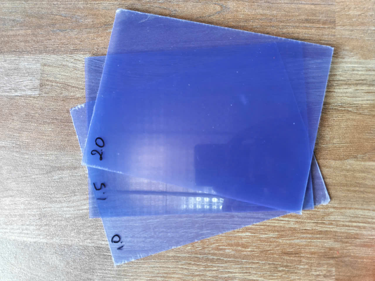 Tấm mica trong suốt 1.5mm 4 Tấm mica trong suốt 1.5mm
