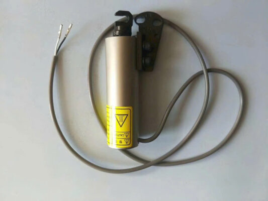 Cục hút cắt chỉ máy vắt sổ Jack 4 Cục hút cắt chỉ máy vắt sổ Jack