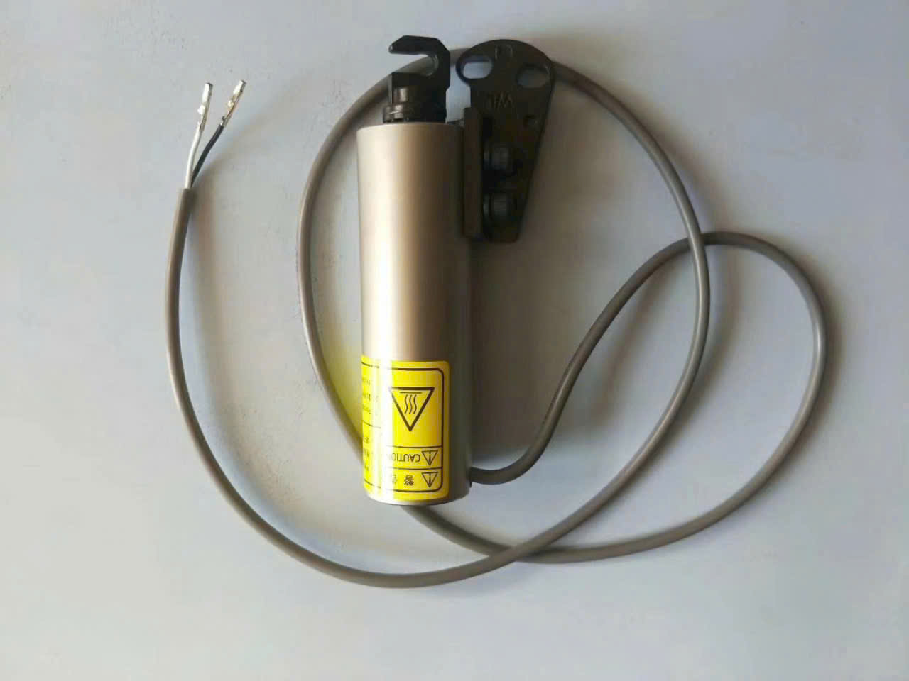 Cục hút cắt chỉ máy vắt sổ Jack 1 Cục hút cắt chỉ máy vắt sổ Jack