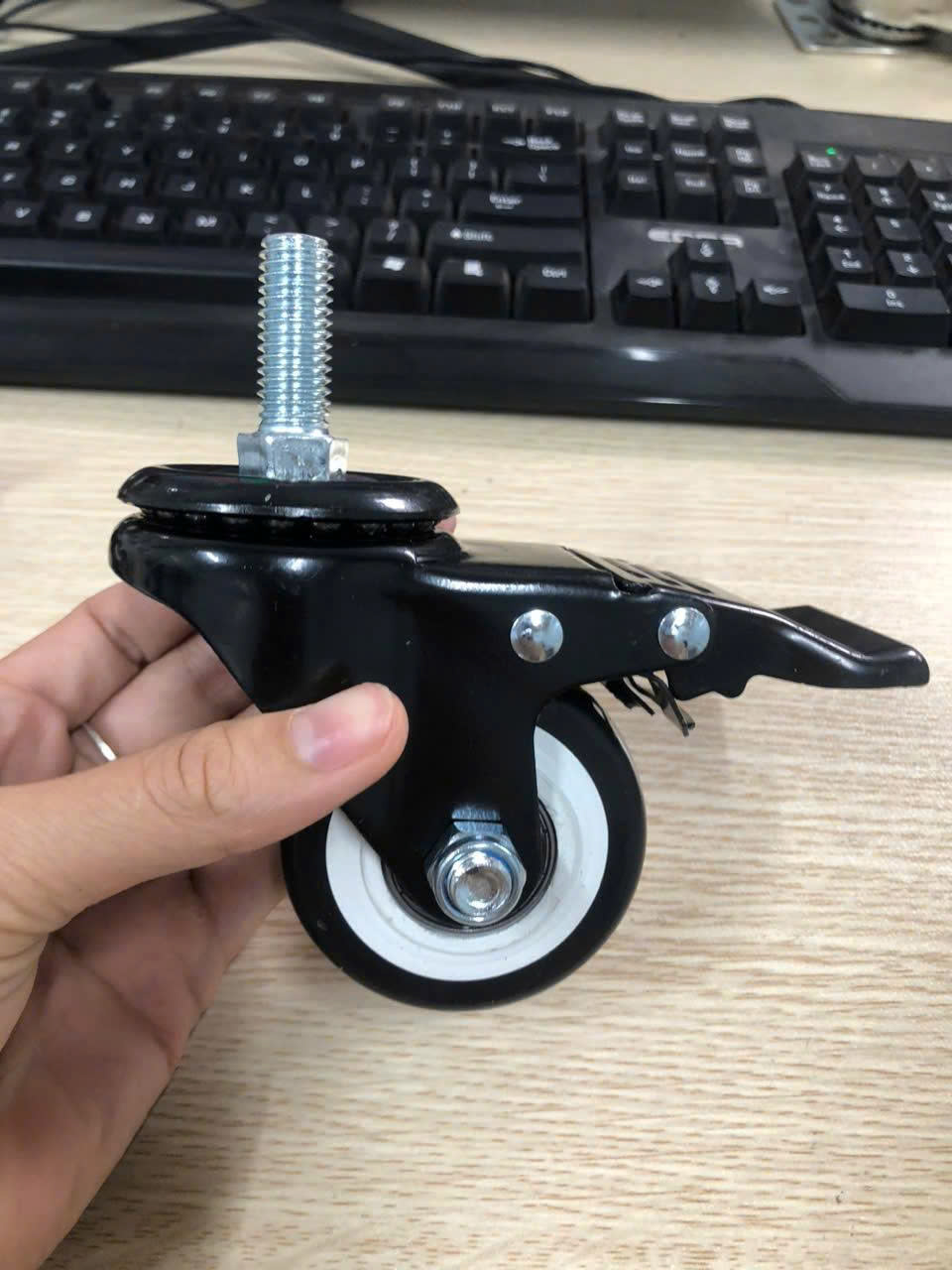 Bánh xe đẩy có khóa 75mm 2 Bánh xe đẩy có khóa 75mm