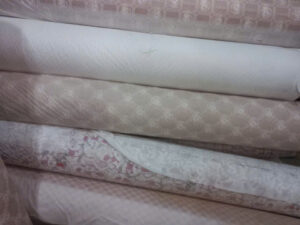 Giấy bông lót trải bàn cắt