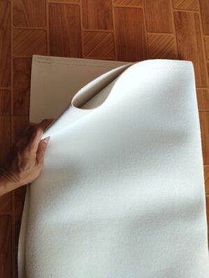 Mặt bàn nỉ trắng máy cắt rập nhựa mica